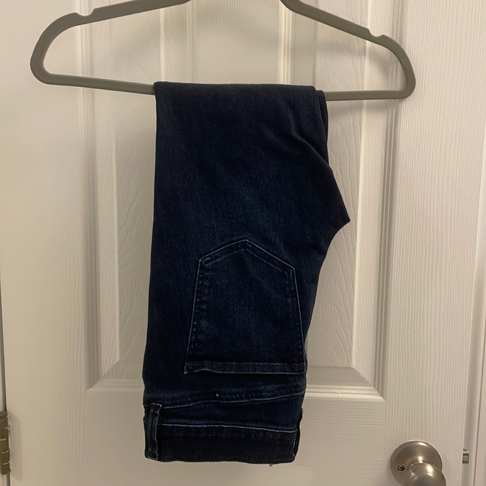 Ann Taylor - 4P dark wash denim “The Skinny Crop” pants